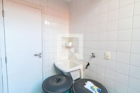 Casa à venda com 280m², 4 quartos e 1 vaga Casa à venda com 280m², 4 quartos e 1 vagaLavanderia