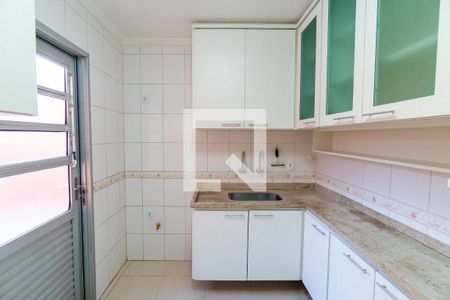 Casa à venda com 280m², 4 quartos e 1 vaga Casa à venda com 280m², 4 quartos e 1 vagaCozinha