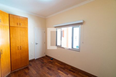 Casa à venda com 280m², 4 quartos e 1 vaga Casa à venda com 280m², 4 quartos e 1 vagaQuarto 1