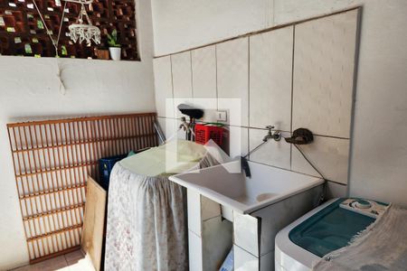 Casa à venda com 110m², 3 quartos e 2 vagasÁrea de Serviço