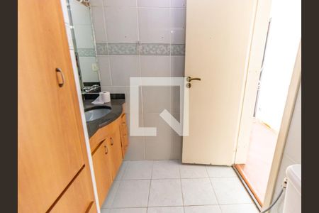 Apartamento à venda com 150m², 2 quartos e 2 vagas Apartamento à venda com 150m², 2 quartos e 2 vagasBanheiro da Suíte