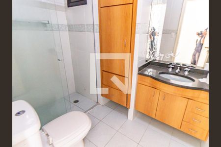 Apartamento à venda com 150m², 2 quartos e 2 vagas Apartamento à venda com 150m², 2 quartos e 2 vagasBanheiro da Suíte
