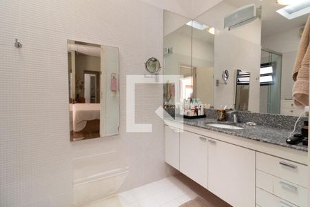 Casa à venda com 300m², 3 quartos e 3 vagasQuarto 3 Banheiro