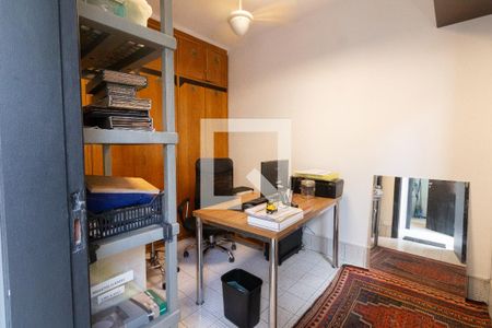 Casa à venda com 300m², 3 quartos e 3 vagasEscritório