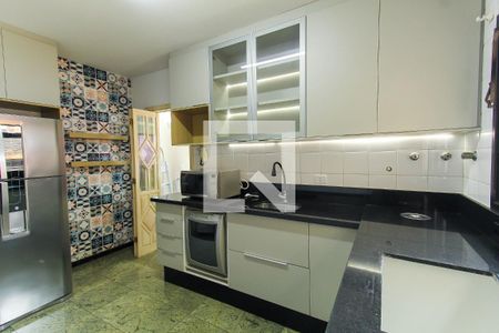 Casa à venda com 178m², 3 quartos e 2 vagasCozinha