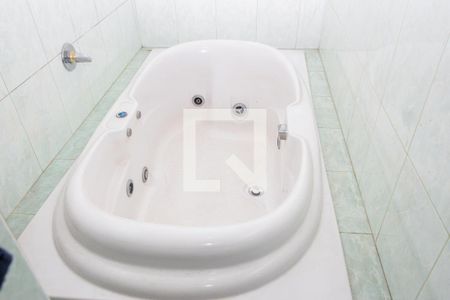 Casa à venda com 120m², 2 quartos e 2 vagasBanheiro da Suíte 2