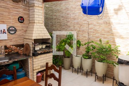 Casa à venda com 120m², 2 quartos e 2 vagasQuintal