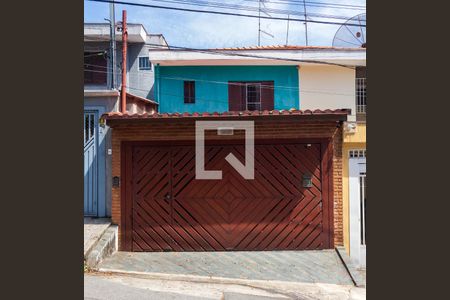 Casa à venda com 120m², 2 quartos e 2 vagasFachada