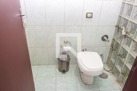 Casa à venda com 120m², 2 quartos e 2 vagasBanheiro da Suíte 2