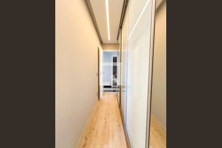Apartamento à venda com 147m², 3 quartos e 3 vagas Apartamento à venda com 147m², 3 quartos e 3 vagasCloset da suíte
