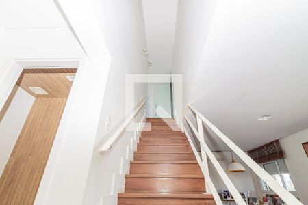 Apartamento à venda com 245m², 3 quartos e 6 vagasEscada