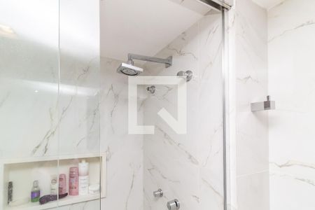 Apartamento à venda com 245m², 3 quartos e 6 vagasBanheiro da Suíte 1