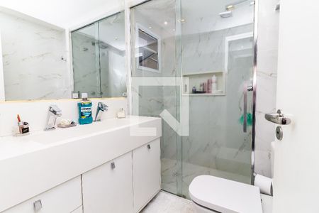 Apartamento à venda com 245m², 3 quartos e 6 vagasBanheiro da Suíte 1