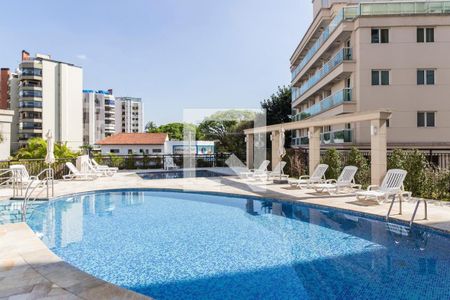 Apartamento à venda com 245m², 3 quartos e 6 vagasPiscina
