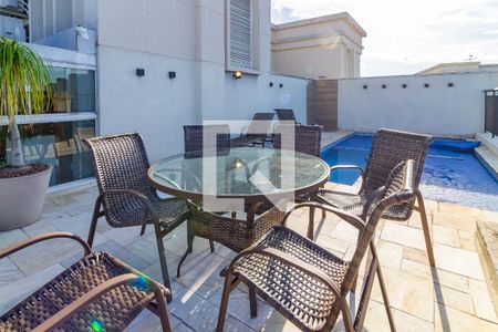 Apartamento à venda com 245m², 3 quartos e 6 vagasPiscina