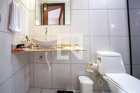 Casa à venda com 185m², 3 quartos e 2 vagasBanheiro da Suíte 2