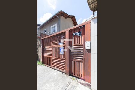 Casa à venda com 100m², 3 quartos e 2 vagas Casa à venda com 100m², 3 quartos e 2 vagasPlaquinha Instalada