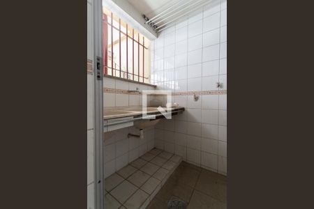 Casa à venda com 100m², 3 quartos e 2 vagas Casa à venda com 100m², 3 quartos e 2 vagasÁrea de Serviço