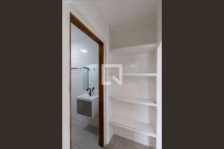 Dispensa de casa para alugar com 2 quartos, 70m² em Cidade Antônio Estêvão de Carvalho, São Paulo