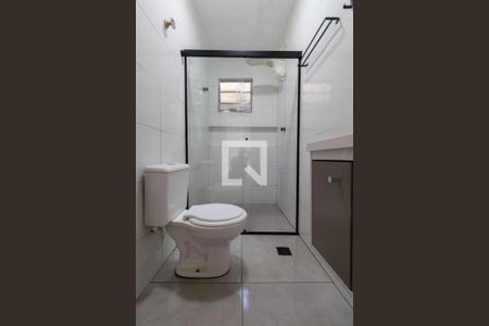 Banheiro de casa para alugar com 2 quartos, 70m² em Cidade Antônio Estêvão de Carvalho, São Paulo
