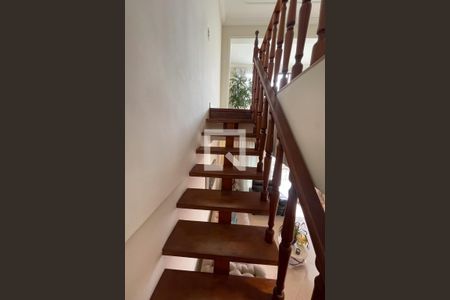 Apartamento para alugar com 150m², 3 quartos e 3 vagasEscadas