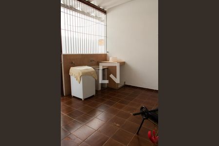 Casa à venda com 300m², 3 quartos e 4 vagasÁREA DE SERVIÇO EDÍCULA