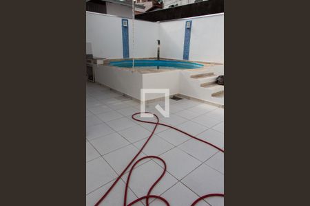 Casa à venda com 300m², 3 quartos e 4 vagasÁREA EXTERNA PISCINA