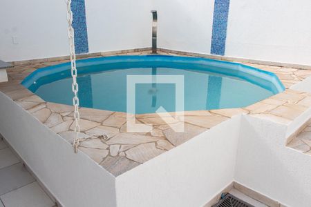 Casa à venda com 300m², 3 quartos e 4 vagasÁREA EXTERNA PISCINA