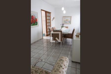 Casa à venda com 300m², 3 quartos e 4 vagasSALA DE JANTAR TÉRREO