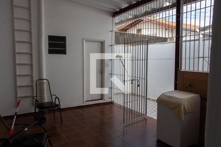 Casa à venda com 300m², 3 quartos e 4 vagasÁREA DE SERVIÇO EDÍCULA