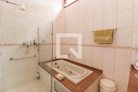 Casa à venda com 314m², 3 quartos e 3 vagasBanheiro da Suíte