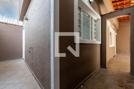 Casa para alugar com 100m², 2 quartos e 2 vagasQuintal