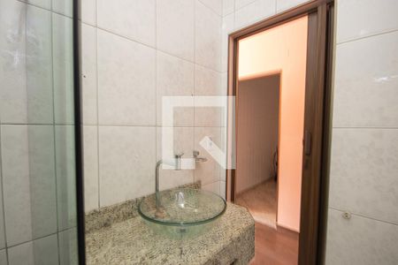 Casa à venda com 200m², 5 quartos e 3 vagas Casa à venda com 200m², 5 quartos e 3 vagasBanheiro Edícula