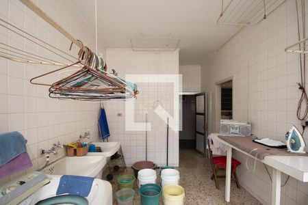 Casa à venda com 200m², 5 quartos e 3 vagas Casa à venda com 200m², 5 quartos e 3 vagasÁrea de Serviço