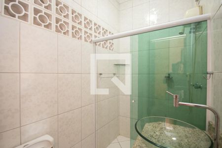 Casa à venda com 200m², 5 quartos e 3 vagas Casa à venda com 200m², 5 quartos e 3 vagasBanheiro Edícula