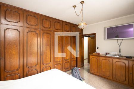 Casa à venda com 200m², 5 quartos e 3 vagas Casa à venda com 200m², 5 quartos e 3 vagasQuarto 2