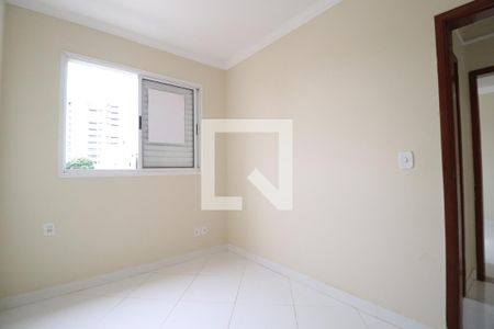 Quarto 1 de apartamento para alugar com 2 quartos, 61m² em Santa Mônica, Uberlândia