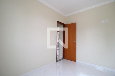 Quarto 1 de apartamento para alugar com 2 quartos, 61m² em Santa Mônica, Uberlândia