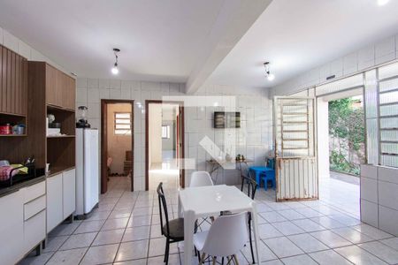 Casa à venda com 400m², 5 quartos e 3 vagas Casa à venda com 400m², 5 quartos e 3 vagascozinha