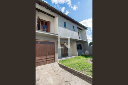 Casa à venda com 400m², 5 quartos e 3 vagas Casa à venda com 400m², 5 quartos e 3 vagasFachada