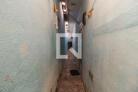 Corredor de casa para alugar com 1 quarto, 150m² em Vila Carmosina, São Paulo
