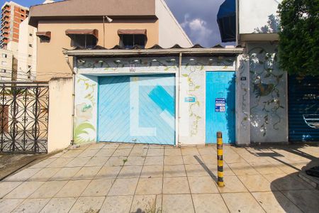 Fachada de casa para alugar com 1 quarto, 150m² em Vila Carmosina, São Paulo