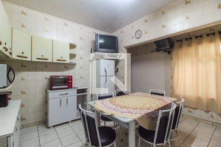 Cozinha de casa para alugar com 1 quarto, 150m² em Vila Carmosina, São Paulo