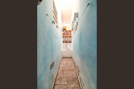 Corredor de casa para alugar com 1 quarto, 150m² em Vila Carmosina, São Paulo