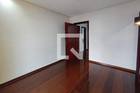 Casa à venda com 283m², 4 quartos e 2 vagasQuarto Suíte