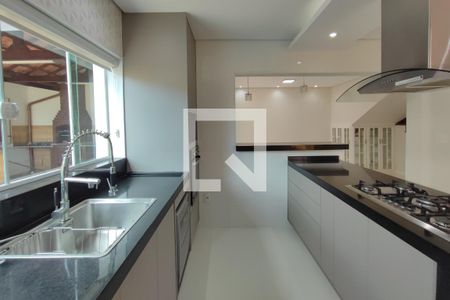 Casa à venda com 283m², 4 quartos e 2 vagasCozinha