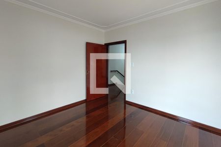 Casa à venda com 283m², 4 quartos e 2 vagasQuarto 2