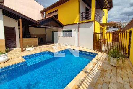 Casa à venda com 283m², 4 quartos e 2 vagasQuintal - Piscina