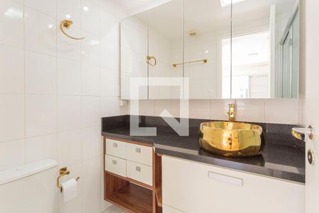 Banheiro de apartamento para alugar com 1 quarto, 47m² em Indianópolis, São Paulo