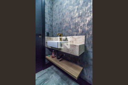 Casa de condomínio à venda com 380m², 3 quartos e 4 vagas Casa de condomínio à venda com 380m², 3 quartos e 4 vagasLavabo 2